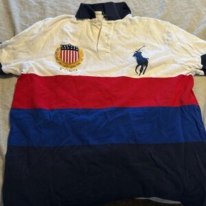 Men’s polo collared shirt.